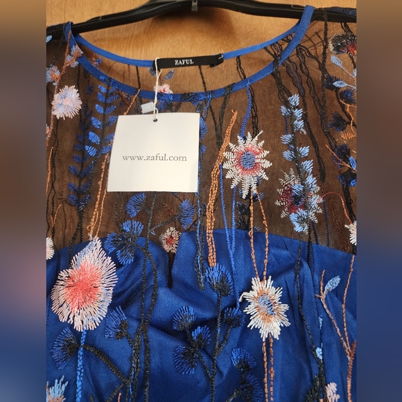 Spring dress - Picture 2 of 2